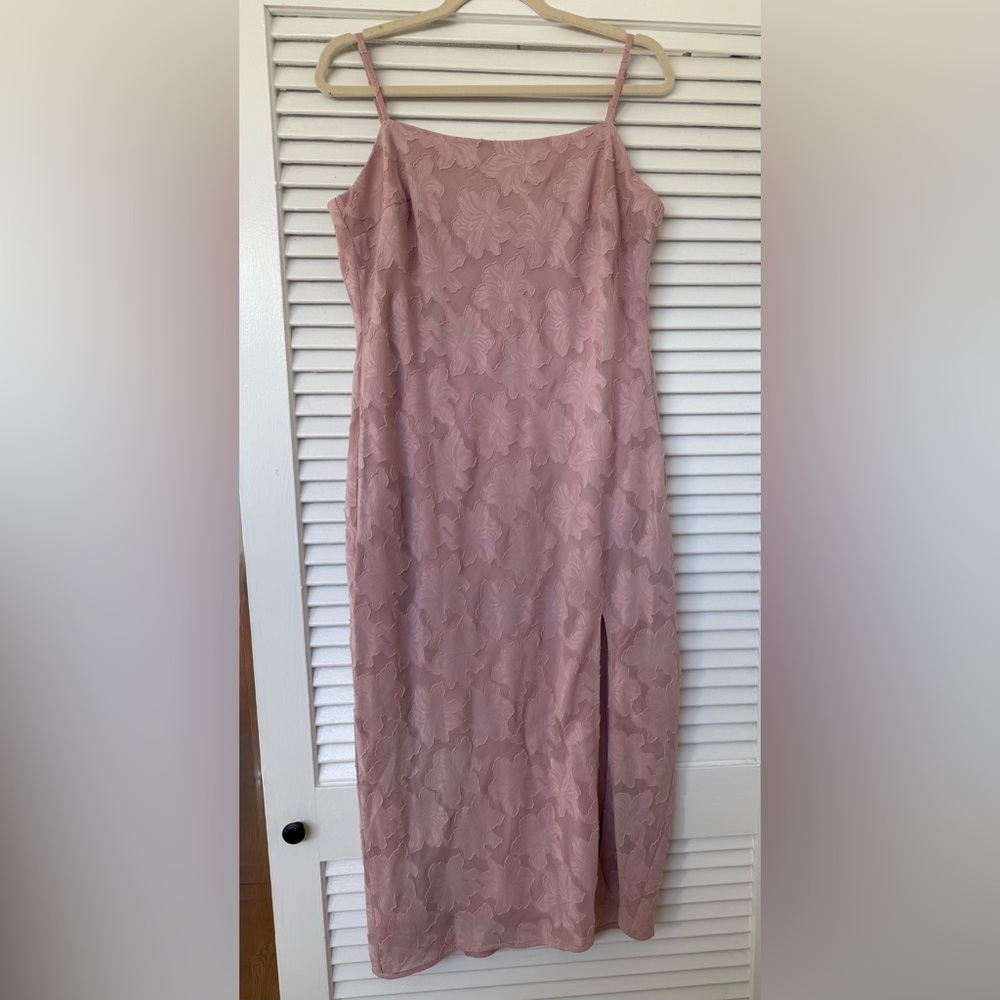 Lulu's Mauve Floral Midi Dress